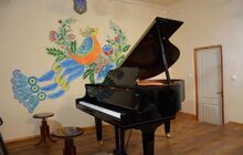 Фото 3: Місто Львів придбало для Винниківської мистецької школи рояль