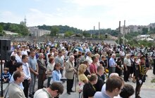 Фото 24: На Личаківському кладовищі замайорів синьо-жовтий прапор 