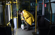 Фото 10: Дезінфекція електротранспорту продовжується: миття відбувається щоночі, а у вагонах встановлені дезінфікатори