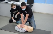 Фото 18: Львівські учні навчаються надавати домедичну допомогу у Львівській медичній академії