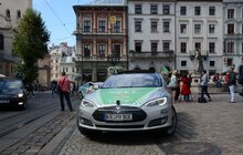 Фото 1: До Львова завітали учасники найбільшого електромобільного ралі світу