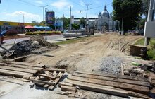Фото 18: На вул. Чернівецькій розпочинають встановлювати плити під трамвайні рейки