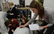 Фото 3: До Китайського нового року у Львові розмальовують 15 скульптур панд