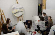 Фото 7: До Китайського нового року у Львові розмальовують 15 скульптур панд