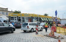 Фото 29: Мерія закликає водіїв приватних авто не паркуватися у частині пл. Двірцевої, де знаходяться зупинки громадського транспорту і пішохідна зона