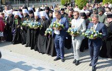 Фото 8: У Львові вшанували спочилих захисників України та помолились на могилі Патріарха Димитрія