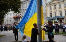 Фото 8: Біля будівлі Львівської облдержадміністрації відбулась урочиста церемонія підняття Державного Прапора України