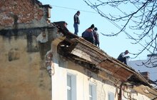 Фото 3: Мер Львова про зсув даху на вул. Некрасова: «Загрози обвалення будинку немає»