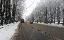 Фото 2: Станом на ранок в місті працювало 33 одиниці снігоприбиральної техніки 