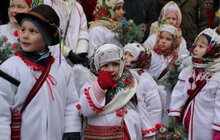 Фото 26: Різдвяного Дідуха встановили у Львові в переддень Різдва