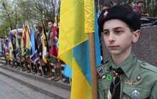 Фото 1: З нагоди 105-ї річниці заснування ПЛАСТу мер Львова відзначив Богдана Гасюка та Галину Ткачук