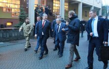 Фото 1: Делегація на чолі з Президентом проїхалась львівським електробусом