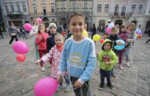 Фото 1: Щоб кожна дитина мала родину та люблячих батьків: Львів долучився до Всеукраїнської акції до Дня усиновлення