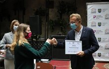 Фото 10: Мер Львова вручив дипломи стажерам міської ради — учасникам програми «Перший кар'єрний крок»