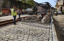 Фото 3: ІІ етап реконструкції вул. Шевченка: підрядник вже розпочав монтувати трамвайні плити і колію
