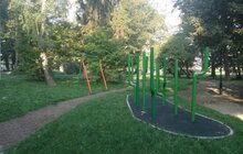 Фото 10: У сквері біля Собору Святого Юра завершують облаштування дитячого майданчика