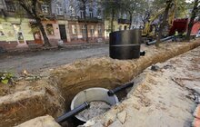 Фото 9: Реконструкція вул. С. Бандери: підрядник проводить заміну колектора