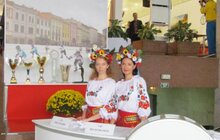 Фото 4: Стенд Львова в Києві оглянув Tалеб Ріфаї