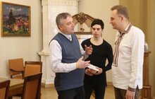 Фото 9: Двоє дітей-сиріт та дитина, позбавлена батьківського піклування, отримали ордери на однокімнатні квартири