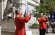 Фото 10: На День міста у центрі Львова замайоріли прапори військових та оборонних сил України
