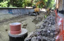 Фото 2: На вул. Просвіти триває капітальний ремонт дороги: демонтовано дорожнє покриття, проводиться заміна комунікацій