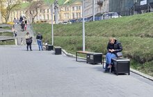 Фото 7: Відпочити й зарядити гаджети: у Львові з’явилися лавки з сонячними батареями — де їх знайти?
