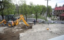 Фото 2: Посадовці міськради та представники підрядної організації оглянули роботи з будівництва Меморіалу Небесної Сотні