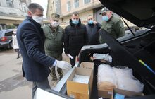 Фото 4: Мерія передала слідчому ізолятору засоби індивідуального захисту