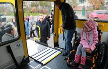Фото 7: Місто придбало спеціалізований автобус для перевезення дітей з особливими потребами центру «Джерело»