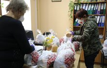Фото 4: У Львові до Великодня для людей у потребі закупили продуктові набори