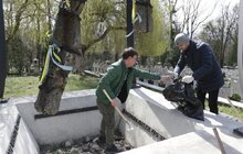 Фото 9: У всіх районах Львова триває прибирання до Великодніх свят