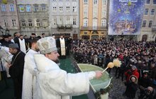 Фото 9: На Богоявлення у центрі Львова духовенство усіх християнських конфесій освятило воду