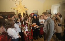 Фото 13: Українська академія лідерства в Ратуші презентувала вертеп, який створили самі ж студенти