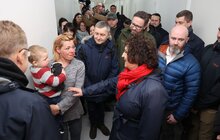 Фото 11: Представники Польщі і Великої Британії відвідали найбільше модульне містечко у Львові, яке звели за кошти цих країн