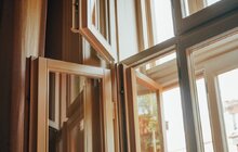 Фото 6: У Львові у співпраці з мешканцями відреставрували історичні вікна у будинку на вул. Генерала М. Арсенича