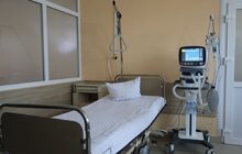 Фото 7: Благодійники подарували 8-мій міській лікарні апарат ШВЛ експертного класу