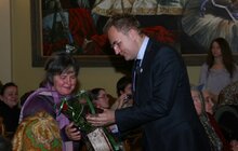 Фото 3: Присвоєння почесного звання «Мати-героїня»