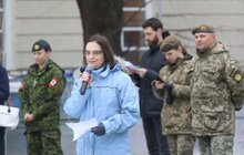 Фото 10: У центрі Львова День хокею — дружній матч зіграли між собою команди з Канади та зі Львова
