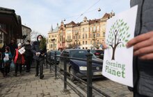 Фото 13: В рамках міжнародного проєкту «Озеленення планети» на площі Соборній висадили перші дерева
