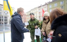 Фото 18: У центрі Львова День хокею — дружній матч зіграли між собою команди з Канади та зі Львова