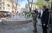 Фото 12: У Львові відкрили фонтан, присвячений Герою України «Да Вінчі» та всім добровольцям (відео)