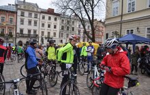 Фото 1: Мер Львова привітав учасників веломарафону «Львівська сотка. Осінь» та взяв участь у велозаїзді