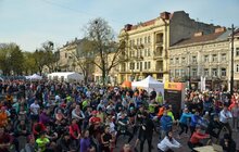 Фото 14: Мер Львова привітав учасників «Run the World. Львівський напівмарафон»