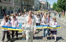 Фото 1: У Львові молитвою та урочистою ходою відзначили День Героїв