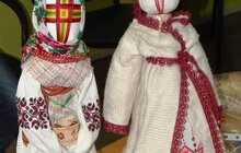 Фото 2: Дітки з сімей учасників АТО вчились виготовляти ляльки-мотанки