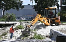 Фото 3: До кінця року озеро на вул. Панча наповнять водою: роботи проводять за кошти інвестора (відео)