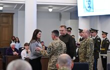 Фото 11: У День Соборності у Львові 28 захисників посмертно нагородили «Почесним знаком Святого Юрія» (фото)