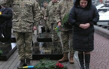 Фото 3: З нагоди Дня Збройних Сил України у Львові на Личакові вшанували новітніх Героїв