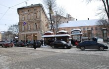 Фото 3: Водії приватних автомобілів продовжують паркуватись у недозволених місцях