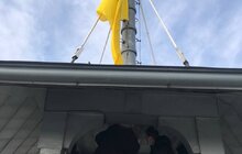 Фото 9: Над вежею львівської Ратуші підняли синьо-жовтий стяг